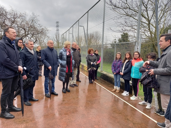 El Ayuntamiento y el Gobierno de Cantabria felicitan al CEIP Costa Quebrada por su Aula Medioambiental